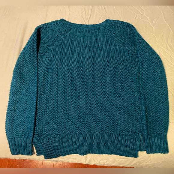 100% Acrylic Deep Teal/Turquoise “Pink Rose” Chunky Knit Sweater - Picture 3 of 4